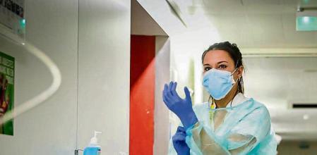 FOTO ALEX GARCIA MARIA SANCHEZ, ENFERMERA DE PLANTA COVID EN EL HOSPITAL DE SANT PAU 2021/04/08