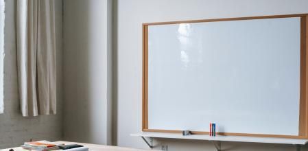 Tras exponer el caso en Twitter, la profesora ha replicado a Luna Miguel