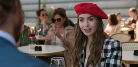 Emily Cooper (Lily Collins) es la protagonista de 'Emily in Paris'