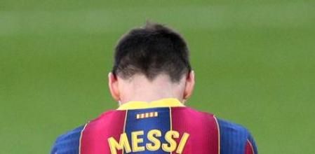 FILE PHOTO: Soccer Football - La Liga Santander - FC Barcelona v Osasuna - Camp Nou, Barcelona, Spain - November 29, 2020 FC Barcelona's Lionel Messi REUTERS/Albert Gea/File Photo