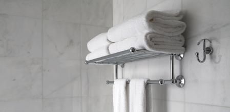 Colgador de toallas para el baño.