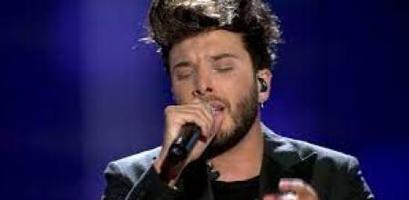 Blas Cantó interpreta 'Voy a quedarme' en Telecinco