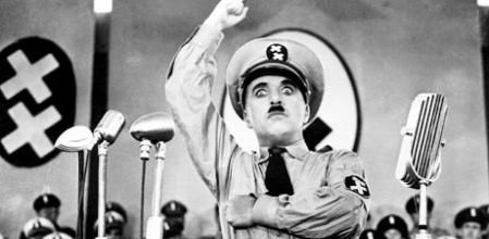 Chaplin protagonizó y dirigió 'El Gran Dictador', su primer largometraje sonoro, en 1940