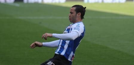 De Tomás celebra uno de sus goles contra el Málaga