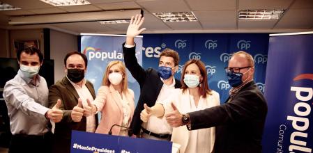 Carlos Mazón presenta su candidatura junto a su equipo en el sede regional del PP valenciano.