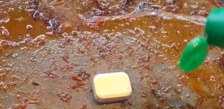 Una pastilla en el centro y agua hirviendo son algunos de los ingredientes de esta técnica