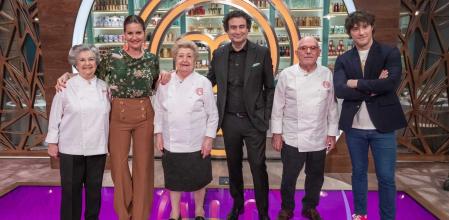 TVE emite un nuevo programa de 'MasterChef' con la visita de un grupo muy especial.