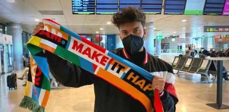 Blas Cantó pone rumbo a Rotterdam instando a “llevar a España por bandera”