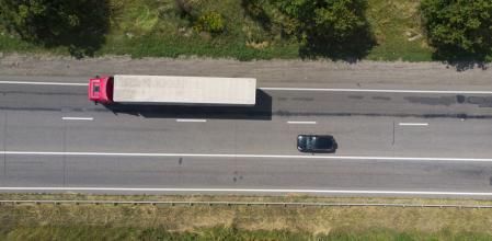 Es importante ser previsor a la hora de adelantar un camión