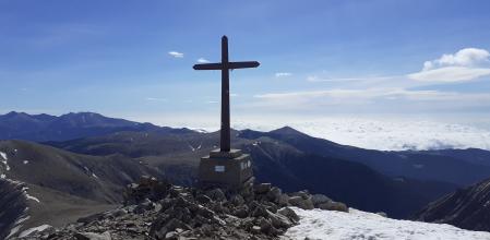 Panorámica de los Pirineos desde el pico Bastiments.