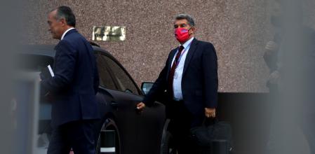 Joan Laporta y Rafael Yuste llegando a las oficinas del Camp Nou
