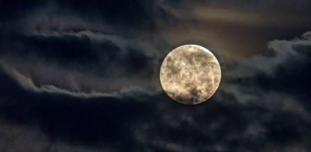 Luna llena de mayo en Vic.