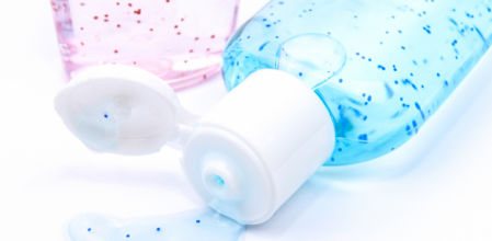 La compañía ha iniciado el proceso de sustitución de ingredientes que
contienen microplásticos por otros materiales más respetuosos con el
medio ambiente