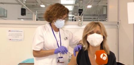 Susanna Griso se vacuna en directo