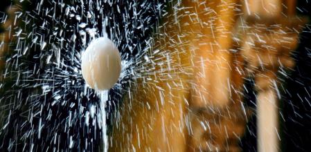 Ou com Balla en el claustro del monasterio de Pedralbes.