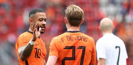 Memphis Depay y Frenkie De Jong