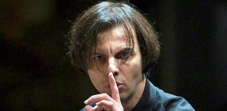 ESPAÑA TEATRO REAL:GRA397. MADRID, 27/06/2013.- Fotografía facilitada por el Teatro Real del director de la orquesta, el griego Teodor Currentzis, que dirigirá la versión 