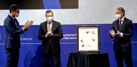 Faus y Sánchez en la entrega del premio a Draghi hoy en el Cercle d'Economia