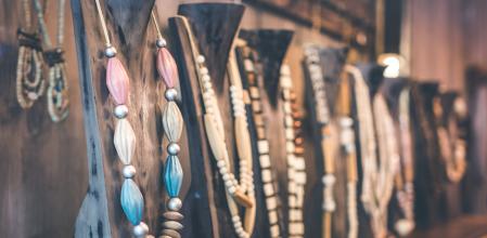 La usuaria ha dejado un divertido comentario sobre el collar que se ha hecho muy viral en Twitter