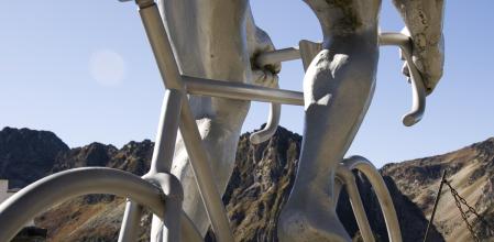 Monumento en el Tourmalet