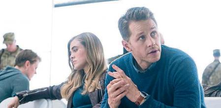 Melissa Roxburgh y Josh Dallas, protagonistas de Manifest.