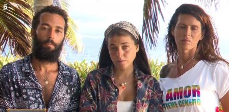 Lola ha sido pillada de nuevo tras robar comida.