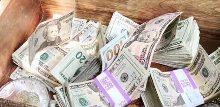 Organizan una búsqueda de un tesoro enterrado con 10.000 dólares en efectivo