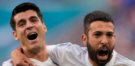 Morata y Jordi Alba celebran el 0-1