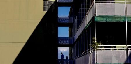 FOTO ALEX GARCIA DESARROLLISMO BARCELONA. BARRIOS DORMITORIO. EN LA FOTO EDIFICIO DEL CARMEL DONDE INSTALARON A LOS ULTIMOS BARRAQUISTAS 2021/07/07