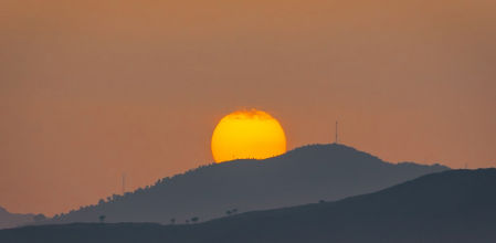 Calima al atardecer en Mijas costa.
