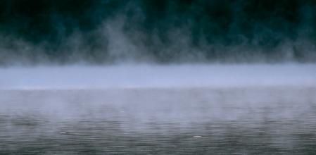 Pantano de Sau humeante.