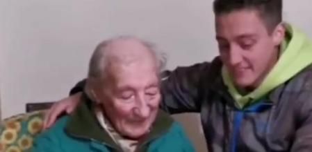 El bonito mensaje de Messi a un aficionado de 100 años que apunta a mano todos sus goles
