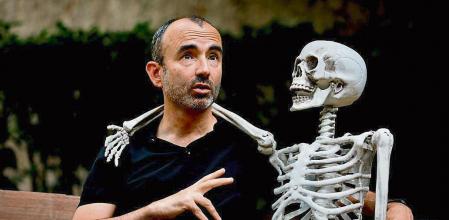 FOTO ALEX GARCIA EL PSICOLOGO RAFAEL SANTANDREU, QUE PRESENTA SU LIBRO SIN MIEDO, FOTOGRAFIADO PARA LA CONTRA DE AMELA 2021/06/11