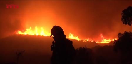 LV_El incendio de Girona sigue sin estar controlado y avanza impulsado por las rachas de viento