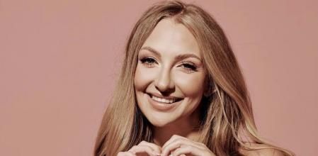 Una ‘influencer’ vende su amor por más de 214.000 euros con token no fungible