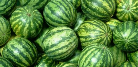 La sandía es una de las frutas más hidratantes y refrescantes