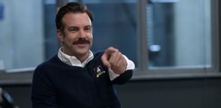 Jason Sudeikis opta al Emmy a la mejor comedia y también como guionista y actor protagonista.