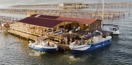 El Mirador Badia en la bahía del Fangar.
