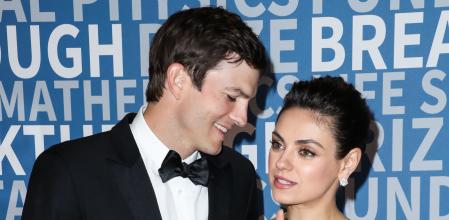 Ashton Kutcher y Mila Kunis en Mountain View, California