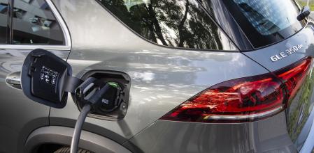 Las ventajas que ofrece el sistema híbrido enchufable están convirtiendo a los vehículos que equipan esta tecnología en una opción con una aceptación cada vez mayor&nbsp;