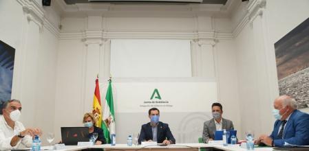 El presidente de la Junta de Andalucía, Juan Manuel Moreno, durante el anuncio de la nueva medida