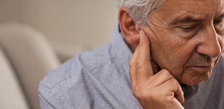 Las dificultades de audición tienen consecuencias en el ánimo de las personas mayores
