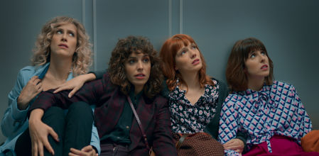 Las actrices Teresa Riott, Silvia López, Diana Gómez y Paula Malia, en la serie Valeria