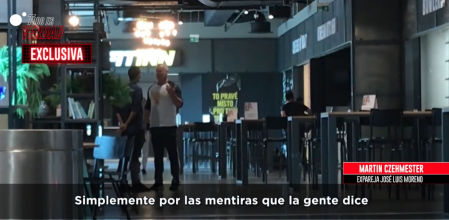 Martín Chezmester, interceptado por un equipo de 'Todo es verdad'