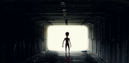 Un ‘viajero del futuro’ predice la llegada de los extraterrestres a la Tierra en 2022