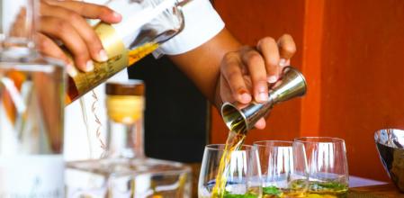 Acusa a un bar de “emborracharle” y gana 5,5 millones de dólares gracias a la demanda