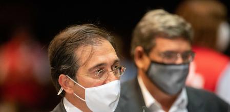 Los ministros de Exteriores, Unión Europea y Cooperación, José Manuel Albares, y de Inclusión, Seguridad Social y Migraciones, José Luis Escrivá, han recibido al primer grupo de evacuados desde Kabul