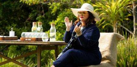 Melissa McCarthy tiene una escena en la piscina donde recuerda que es una de las mejores actrices en activo.