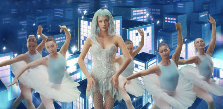 Olivia Rodrigo en el videoclip de 'Brutal'