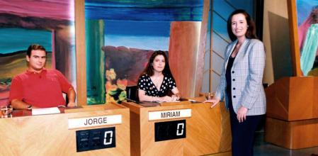 elisenda roca presentadora del concurso 'Cifras y letras'